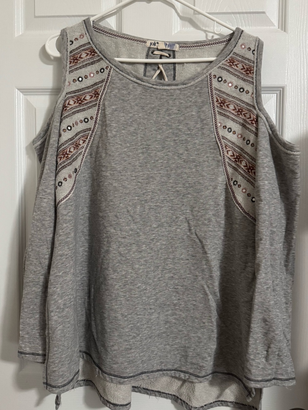 5/$30 Jolt Light Gray Cold-Shoulder Sweatshirt with Embroidered Panels